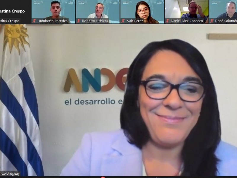 3_Carmen_Sanchez_en_evento_por_la_Copa_Mundial_de_Emprendiientos