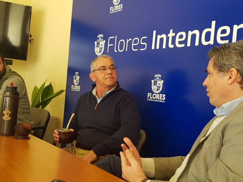 3_perdomo_con_equipo_intendencia